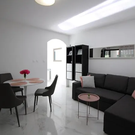 Sabina, 2 Schlafzimmer, Am Waldrand Porec