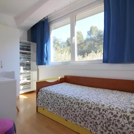 Sabina, 2 Schlafzimmer, Am Waldrand Porec