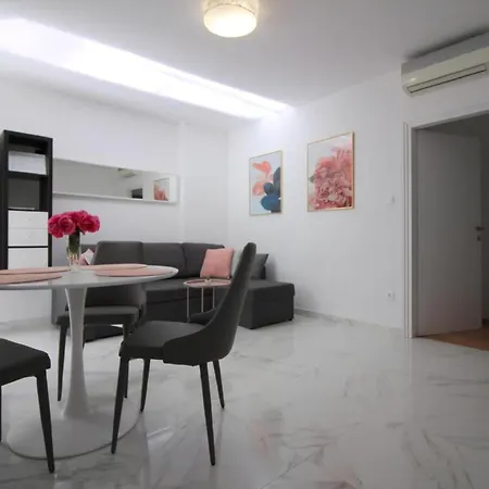 Sabina A4 Apartment *