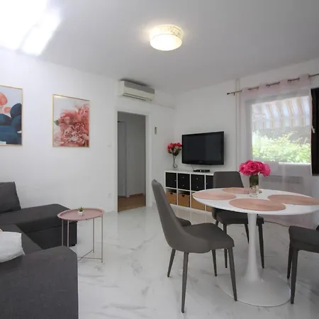 Sabina A4 Apartment